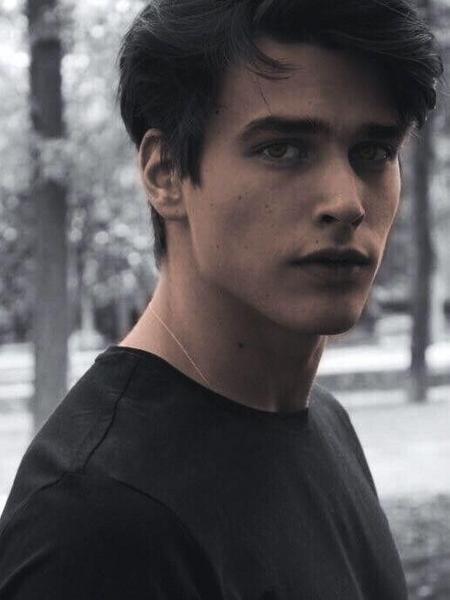File:Derek1.jpg